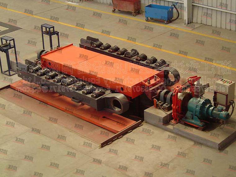 Excavator chassis turnover